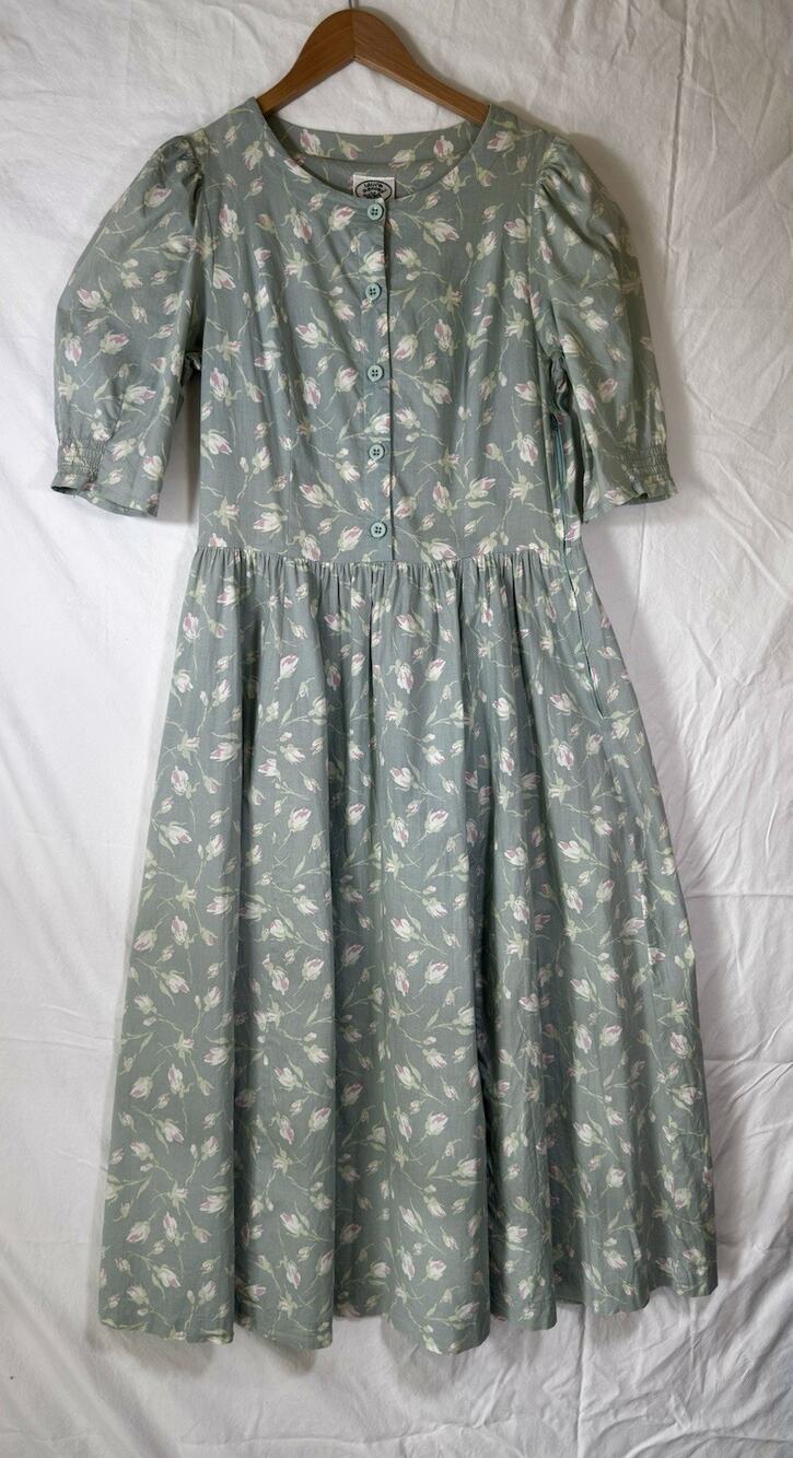 Vintage Laura Ashley Puff Sleeve Dress Smocking Green w/Rosebuds Floral Size 10